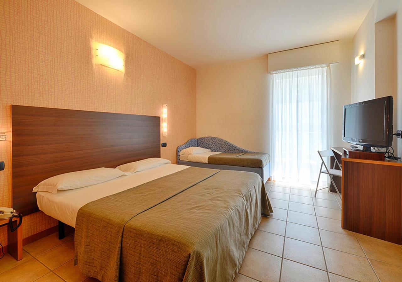 Hotel Rex - Fronte Mare 3*